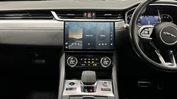 2022 (22) JAGUAR F-PACE 2.0 D200 R-Dynamic Black 5dr Auto AWD 4914043