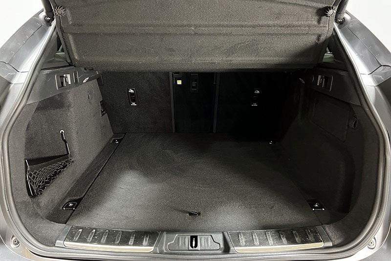 2022 (22) JAGUAR F-PACE 2.0 D200 R-Dynamic Black 5dr Auto AWD 4914069