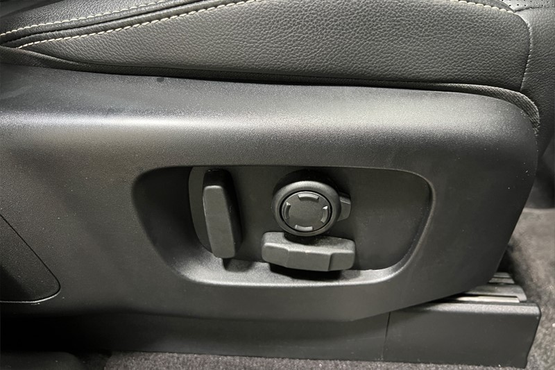 2025 (74) LAND ROVER DISCOVERY 3.0 D350 Dynamic SE 5dr Auto 4923821