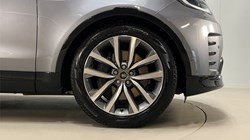 2025 (74) LAND ROVER DISCOVERY 3.0 D350 Dynamic SE 5dr Auto 4923812