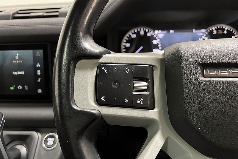 2023 (23) LAND ROVER DEFENDER 2.0 P400e X-Dynamic SE 110 5dr Auto 4931974