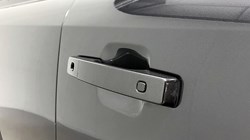 2023 (23) LAND ROVER DEFENDER 2.0 P400e X-Dynamic SE 110 5dr Auto 4931998