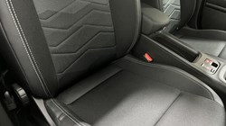 2025 (25) JEEP AVENGER 1.2 e-Hybrid Altitude 5dr DCT 4926432