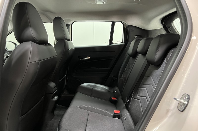 2025 (25) JEEP AVENGER 1.2 e-Hybrid Altitude 5dr DCT 4926421