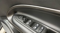 2025 (25) JEEP AVENGER 1.2 e-Hybrid Altitude 5dr DCT 4926431