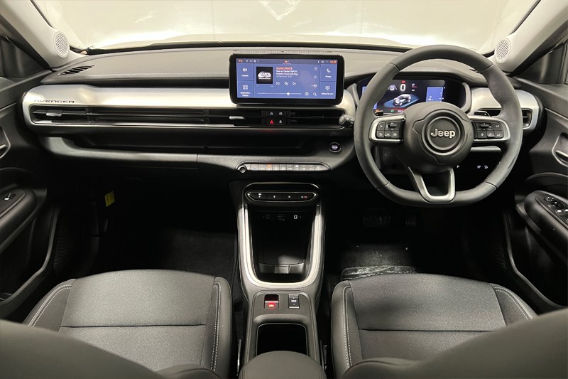 2025 (25) JEEP AVENGER 1.2 e-Hybrid Altitude 5dr DCT 4926426