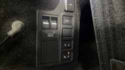 2024 (24) LAND ROVER DISCOVERY 3.0 D300 Dynamic HSE 5dr Auto 4917427