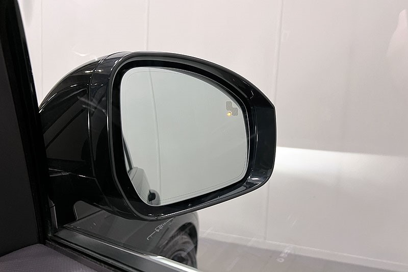 2024 (24) LAND ROVER DISCOVERY 3.0 D300 Dynamic HSE 5dr Auto 4917400