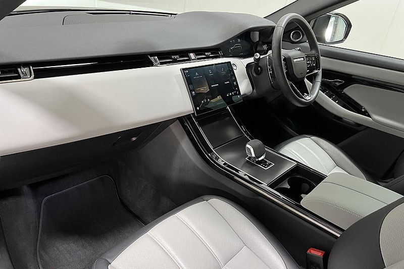 2025 (25) LAND ROVER RANGE ROVER EVOQUE 1.5 P270e Dynamic SE 5dr Auto 4932547