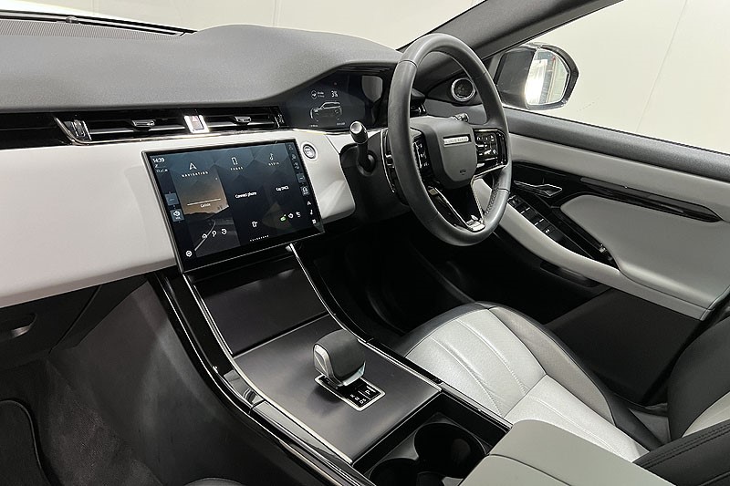 2025 (25) LAND ROVER RANGE ROVER EVOQUE 1.5 P270e Dynamic SE 5dr Auto 4932548