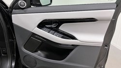 2025 (25) LAND ROVER RANGE ROVER EVOQUE 1.5 P270e Dynamic SE 5dr Auto 4932525