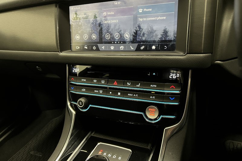 2019 (19) JAGUAR XF 2.0i [250] Chequered Flag 5dr Auto 4936819