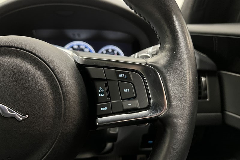 2019 (19) JAGUAR XF 2.0i [250] Chequered Flag 5dr Auto 4936815