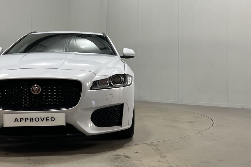 2019 (19) JAGUAR XF 2.0i [250] Chequered Flag 5dr Auto 4936841