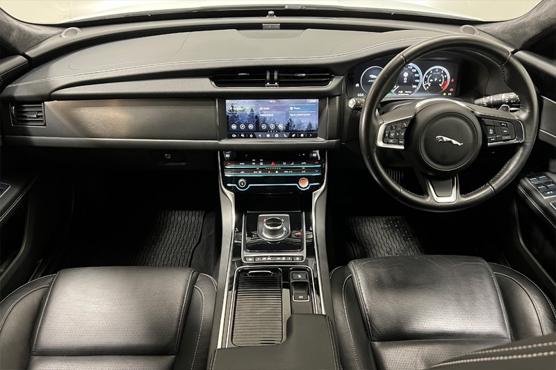 2019 (19) JAGUAR XF 2.0i [250] Chequered Flag 5dr Auto 4936804