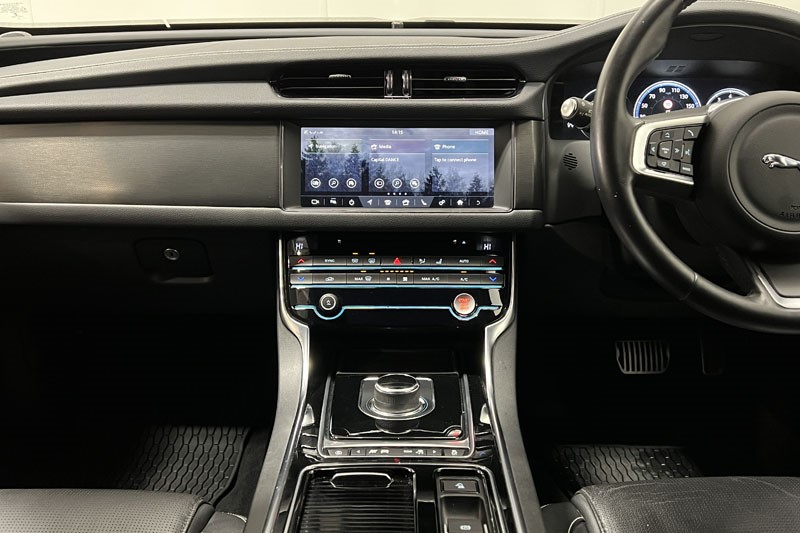 2019 (19) JAGUAR XF 2.0i [250] Chequered Flag 5dr Auto 4936805