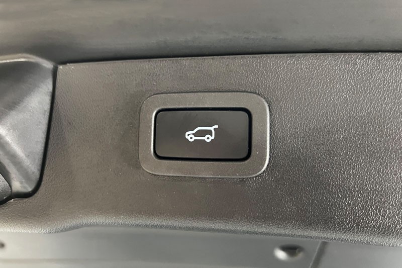 2019 (19) JAGUAR XF 2.0i [250] Chequered Flag 5dr Auto 4936832