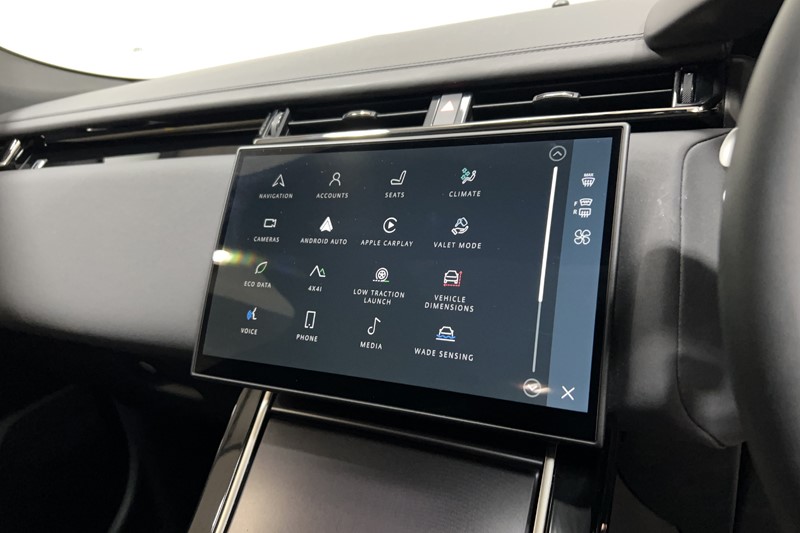 2025 (75) LAND ROVER RANGE ROVER VELAR 3.0 D300 MHEV Dynamic SE 5dr Auto 5653789