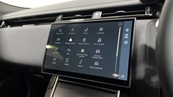 2025 (75) LAND ROVER RANGE ROVER VELAR 3.0 D300 MHEV Dynamic SE 5dr Auto 5653789