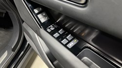2025 (75) LAND ROVER RANGE ROVER VELAR 3.0 D300 MHEV Dynamic SE 5dr Auto 5653774
