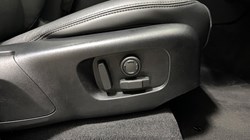 2025 (75) LAND ROVER RANGE ROVER VELAR 3.0 D300 MHEV Dynamic SE 5dr Auto 5653776
