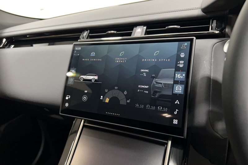 2025 (75) LAND ROVER RANGE ROVER VELAR 3.0 D300 MHEV Dynamic SE 5dr Auto 5653786
