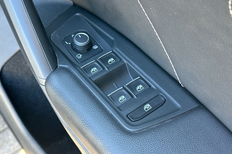 2021 (21) VOLKSWAGEN TIGUAN 2.0 TDI 4Motion R-Line 5dr DSG 5321027