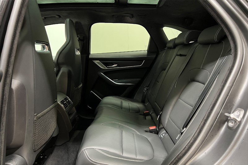 2023 (23) JAGUAR F-PACE 2.0 P400e R-Dynamic HSE Black 5dr Auto AWD 4958284