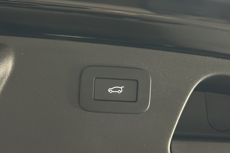 2024 (24) JAGUAR E-PACE 1.5 P300e R-Dynamic HSE Black 5dr Auto 4970386