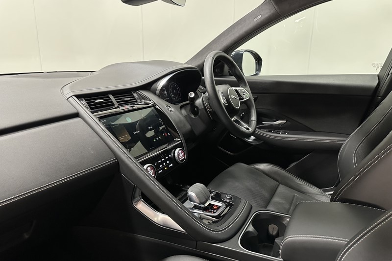 2024 (24) JAGUAR E-PACE 1.5 P300e R-Dynamic HSE Black 5dr Auto 4970377