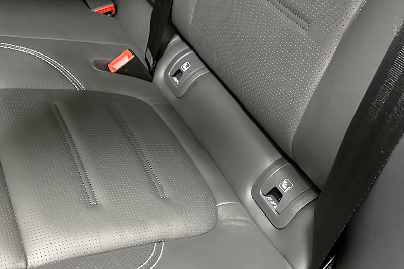 2024 (24) JAGUAR E-PACE 1.5 P300e R-Dynamic HSE Black 5dr Auto 4970382