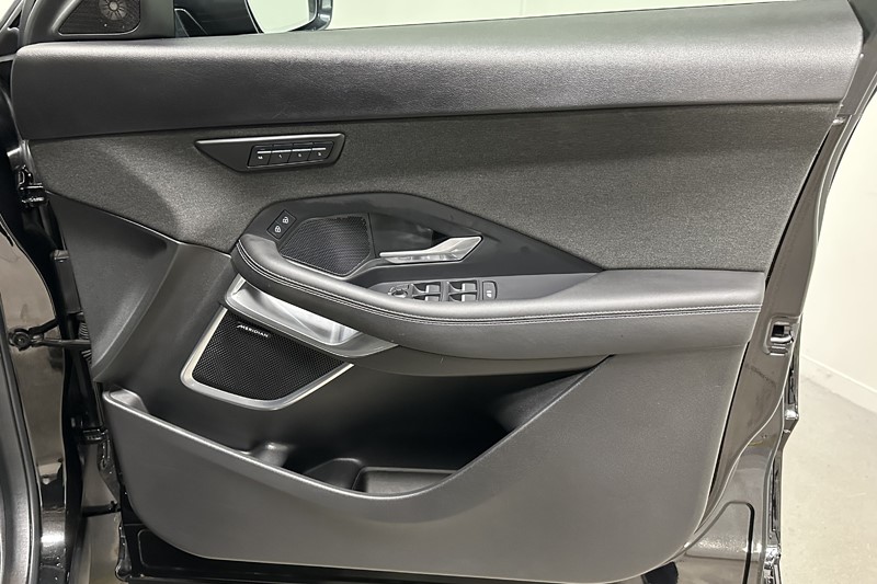 2024 (24) JAGUAR E-PACE 1.5 P300e R-Dynamic HSE Black 5dr Auto 4970353