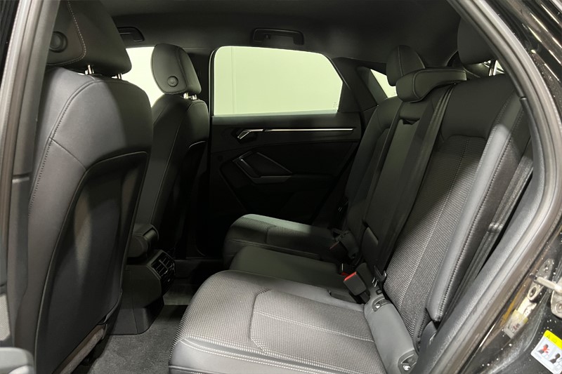 2023 (73) AUDI Q3 45 TFSI e Black Edition 5dr S Tronic 4947175