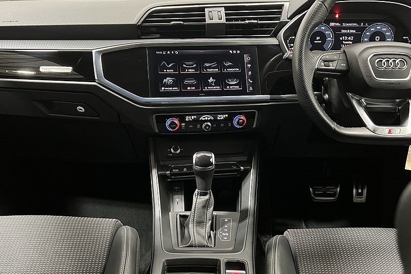 2023 (73) AUDI Q3 45 TFSI e Black Edition 5dr S Tronic 4947181