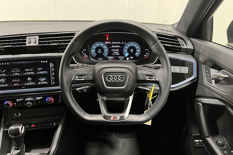 2023 (73) AUDI Q3 45 TFSI e Black Edition 5dr S Tronic 4947182