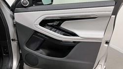 2022 (22) LAND ROVER RANGE ROVER EVOQUE 2.0 P250 R-Dynamic SE 5dr Auto 4950278