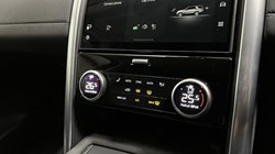 2023 (72) LAND ROVER COMMERCIAL DISCOVERY 3.0 D300 SE Commercial Auto 4936550