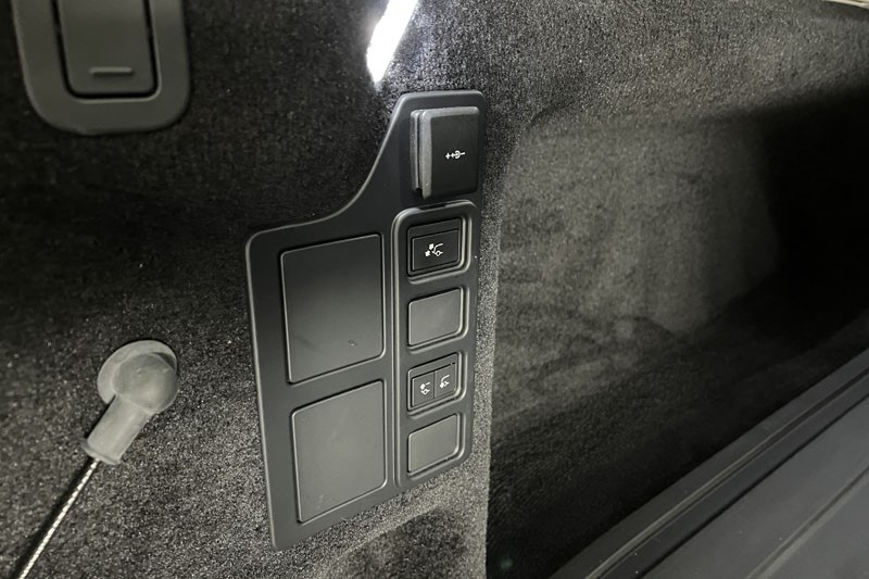 2023 (72) LAND ROVER COMMERCIAL DISCOVERY 3.0 D300 SE Commercial Auto 4936563