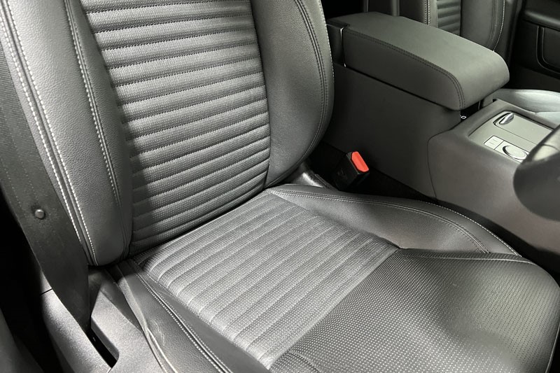 2023 (72) LAND ROVER COMMERCIAL DISCOVERY 3.0 D300 SE Commercial Auto 4936543