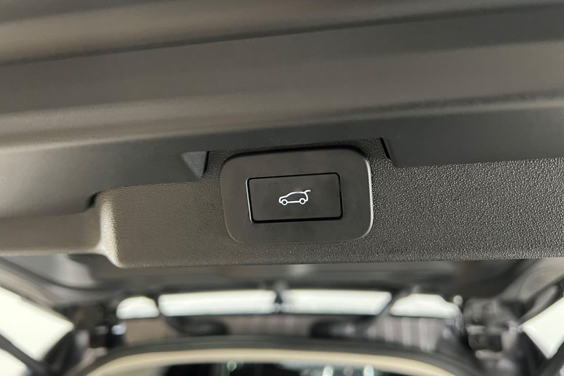 2023 (72) LAND ROVER COMMERCIAL DISCOVERY 3.0 D300 SE Commercial Auto 4936564