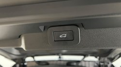 2023 (72) LAND ROVER COMMERCIAL DISCOVERY 3.0 D300 SE Commercial Auto 4936564