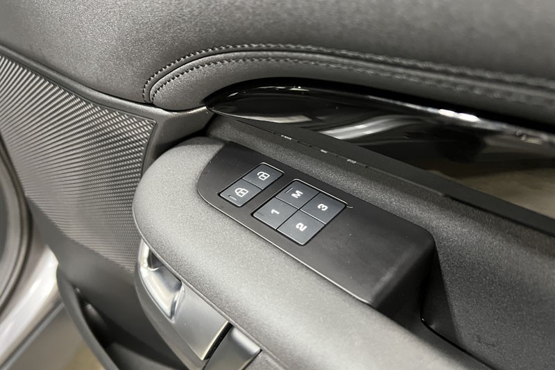 2023 (72) LAND ROVER COMMERCIAL DISCOVERY 3.0 D300 SE Commercial Auto 4936540