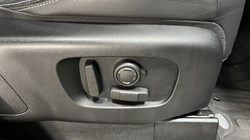 2023 (72) LAND ROVER COMMERCIAL DISCOVERY 3.0 D300 SE Commercial Auto 4936542