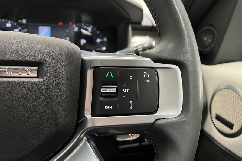 2024 (24) LAND ROVER DISCOVERY 3.0 D300 Dynamic SE 5dr Auto 4947957