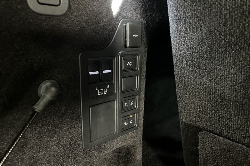 2024 (24) LAND ROVER DISCOVERY 3.0 D300 Dynamic SE 5dr Auto 4947979