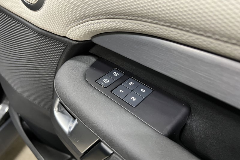 2024 (24) LAND ROVER DISCOVERY 3.0 D300 Dynamic SE 5dr Auto 4947948