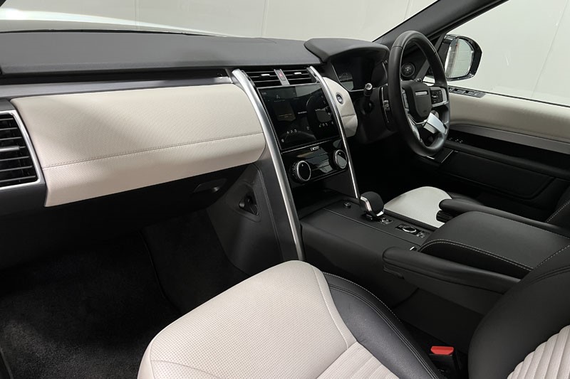 2024 (24) LAND ROVER DISCOVERY 3.0 D300 Dynamic SE 5dr Auto 4947971