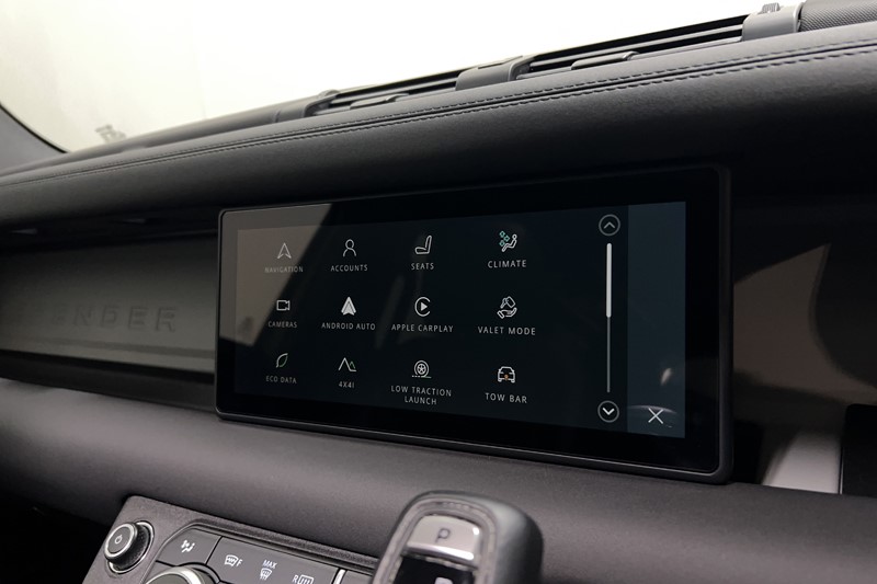 2023 (73) LAND ROVER DEFENDER 3.0 D300 X-Dynamic SE 110 5dr Auto 4970636