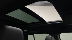 2023 (73) LAND ROVER DEFENDER 3.0 D300 X-Dynamic SE 110 5dr Auto 4970624