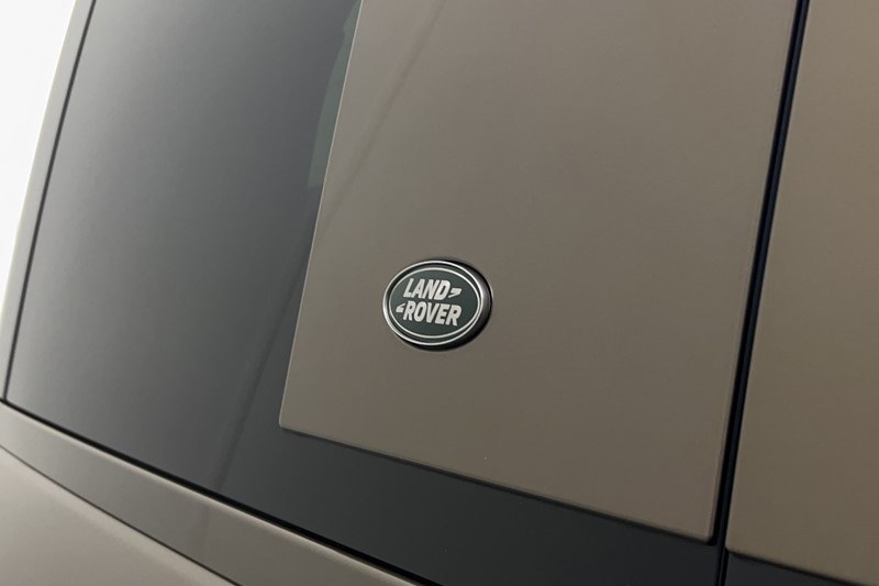 2023 (73) LAND ROVER DEFENDER 3.0 D300 X-Dynamic SE 110 5dr Auto 4970651
